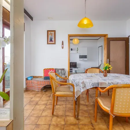 In With Kitchen ロヴラン