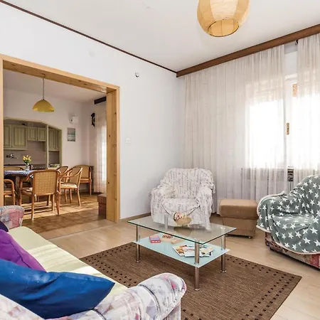 In With Kitchen Апартаменты Ловран