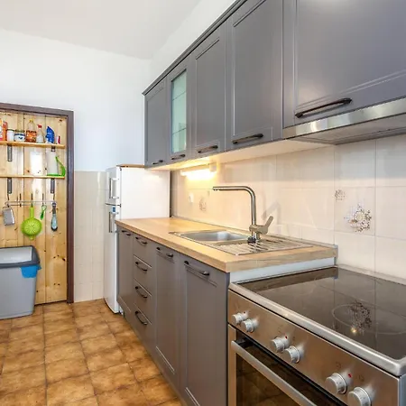 公寓 In With Kitchen *