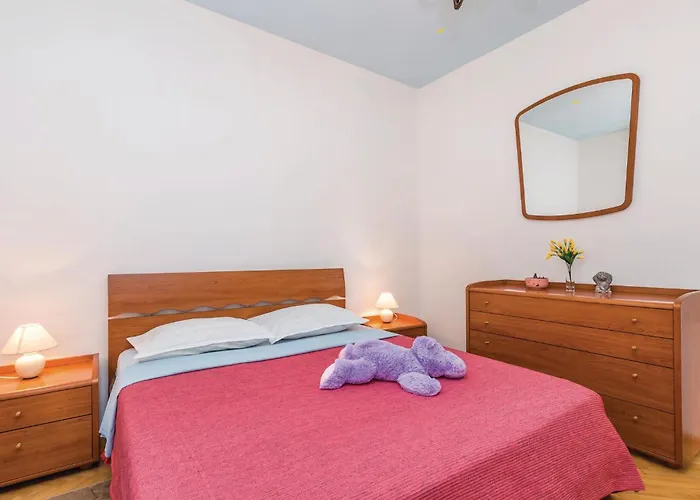 In With Kitchen Lovran