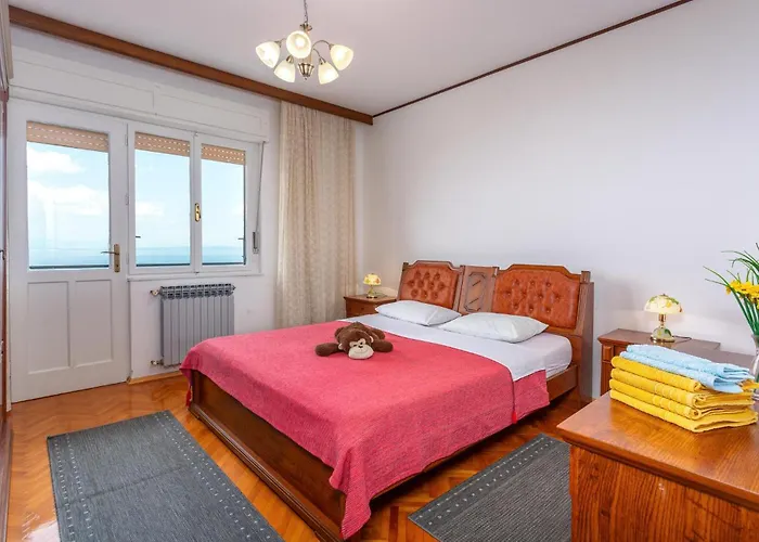 In With Kitchen * Lovran