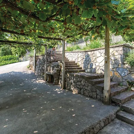 Lejlighed In With Kitchen *