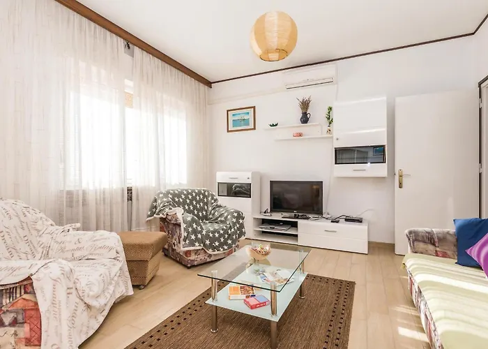 Apartament In With Kitchen Lovran