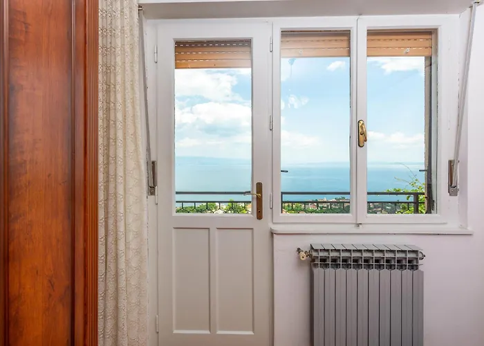 Apartament In With Kitchen Lovran